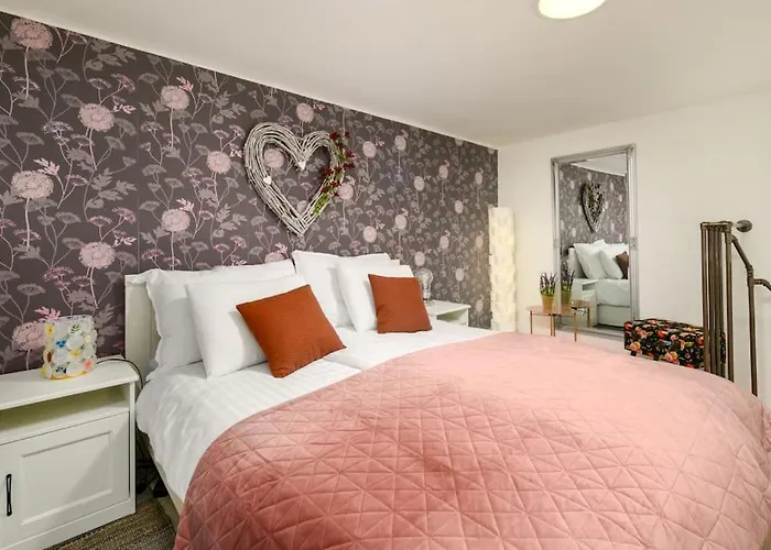 Апартаменты Ruin Bar-loft Design *